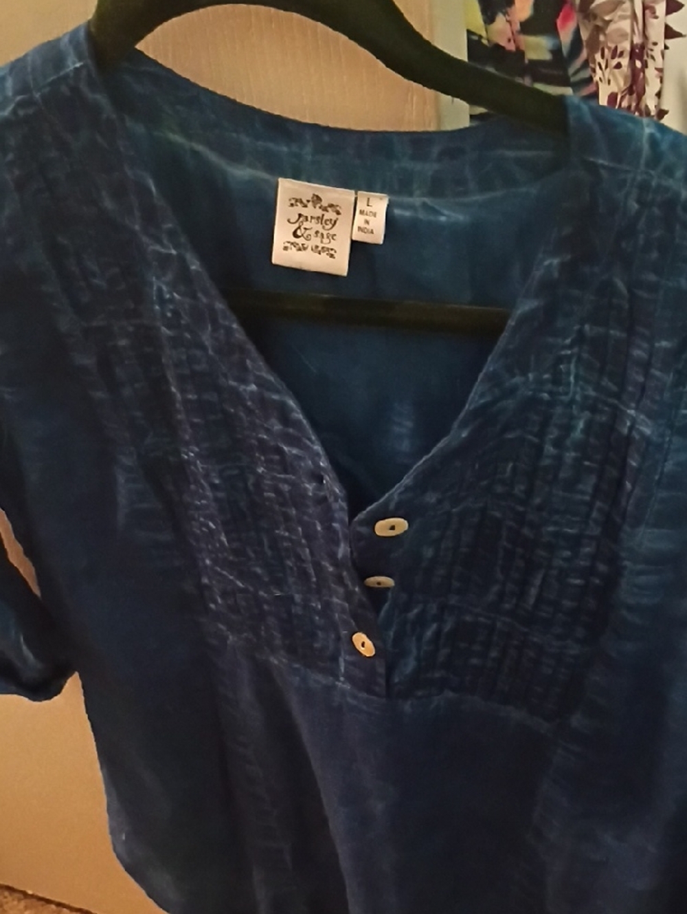 Blue Textured Button-Front Tunic - Picture 2 of 6